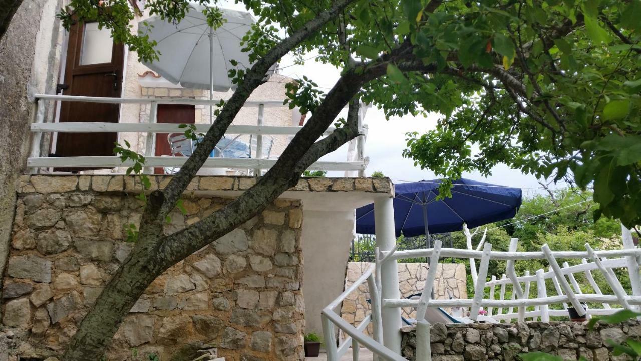 Cesaric Apartment Cres Exterior photo